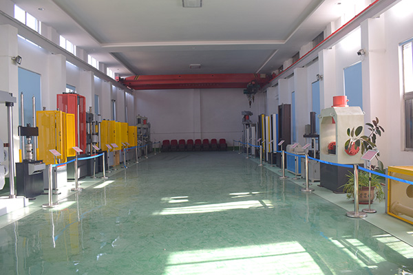 鉑鑒試驗機展覽間.jpg 鉑鑒試驗機展覽間.jpg