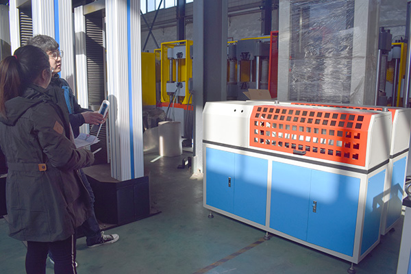 1563952672999327.jpg 扭轉試驗機.jpg